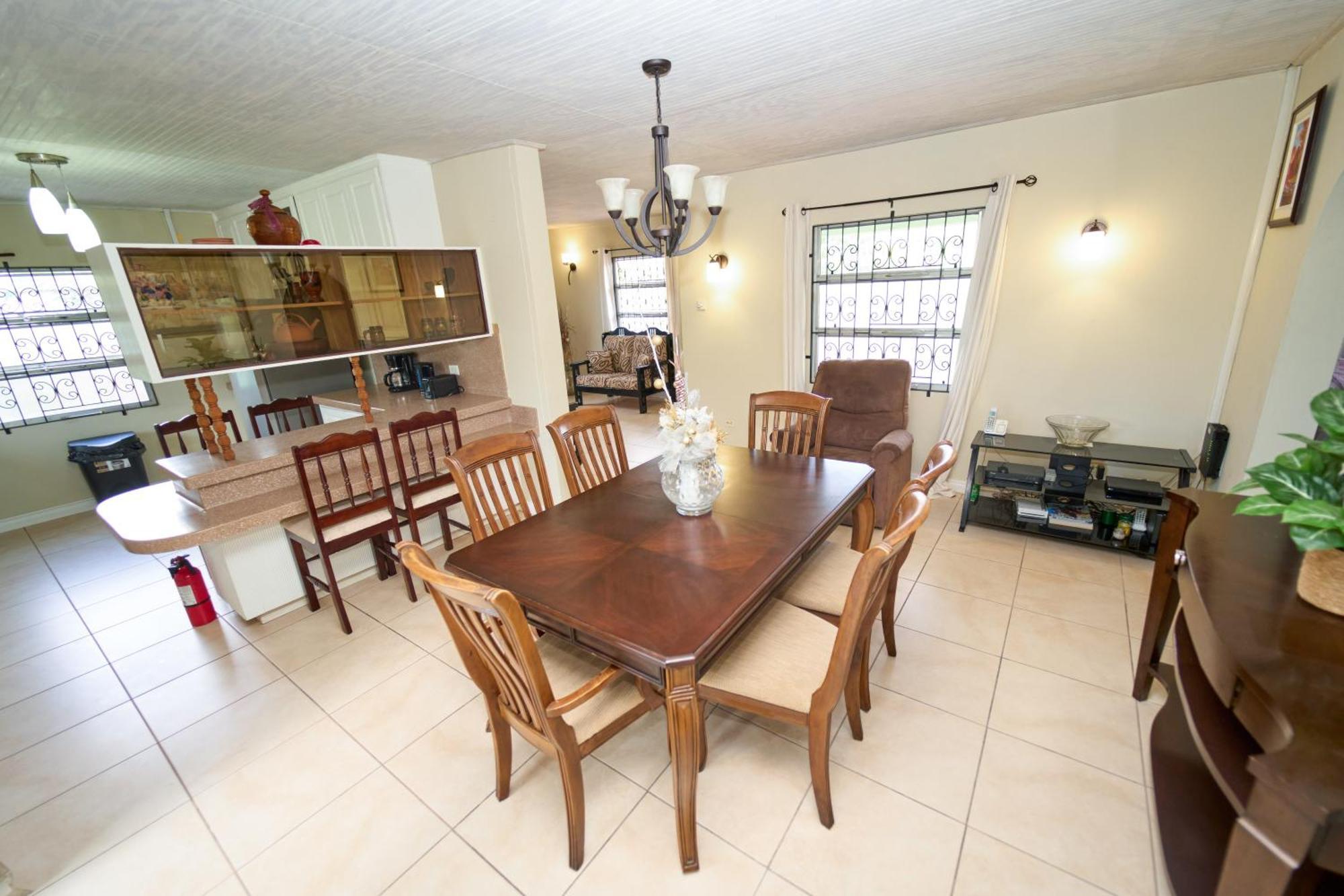Spacious 3-Bedroom Home - Regency Park Bridgetown Bagian luar foto