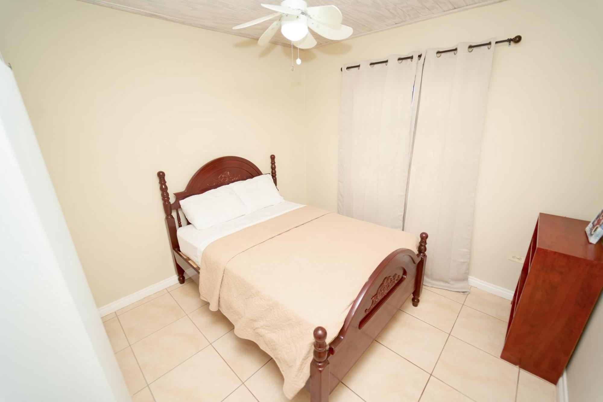 Spacious 3-Bedroom Home - Regency Park Bridgetown Bagian luar foto