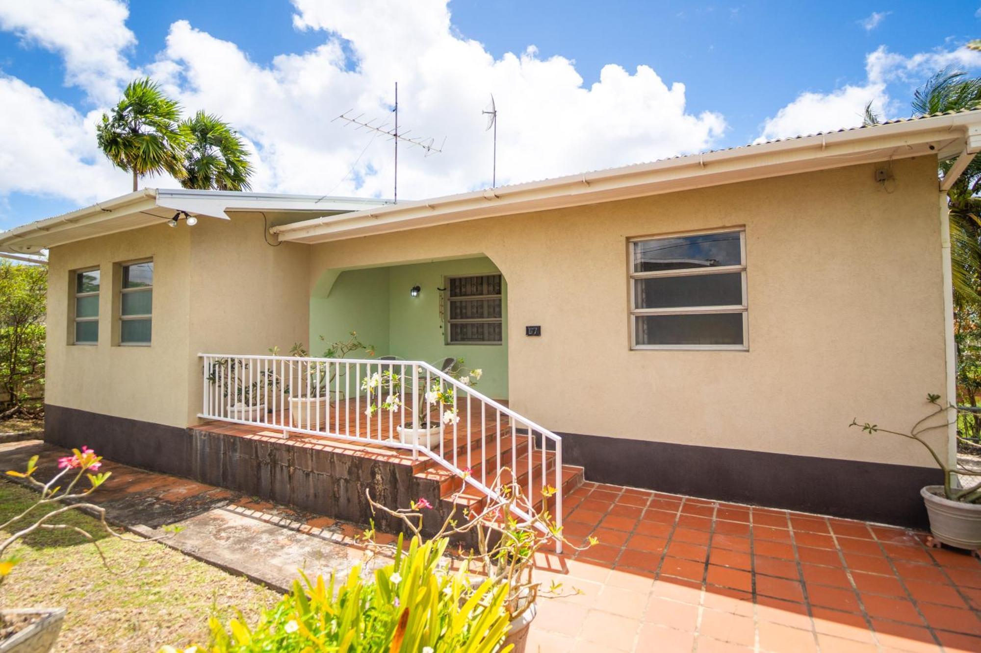 Spacious 3-Bedroom Home - Regency Park Bridgetown Bagian luar foto