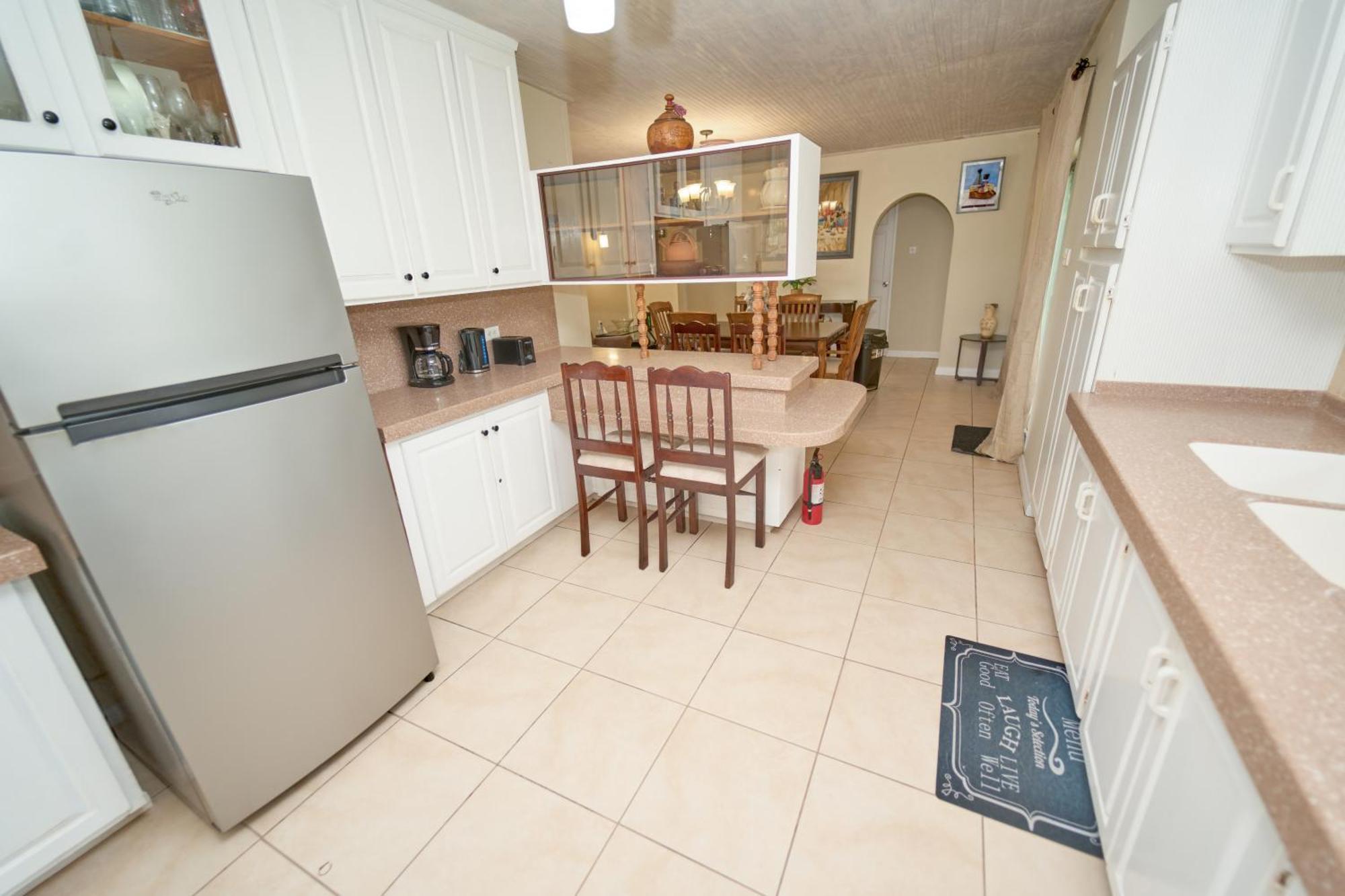Spacious 3-Bedroom Home - Regency Park Bridgetown Bagian luar foto
