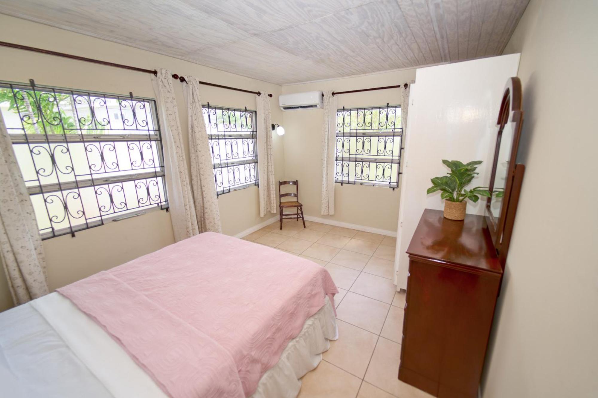 Spacious 3-Bedroom Home - Regency Park Bridgetown Bagian luar foto